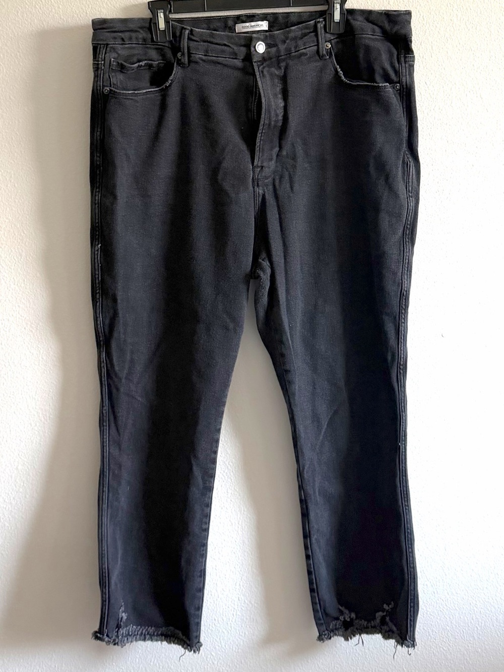 Good American Women's Straight Leg Jeans in Black